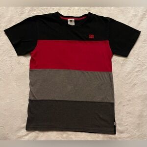 DC T-shirt Red Black Gray Youth Boys Size‎ Medium 10/12 Logo Short Sleeve